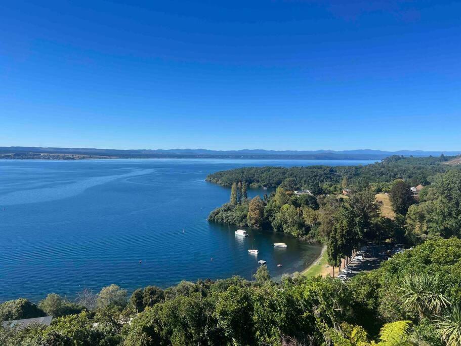 Breathtaking Views Villa Taupo Exterior photo